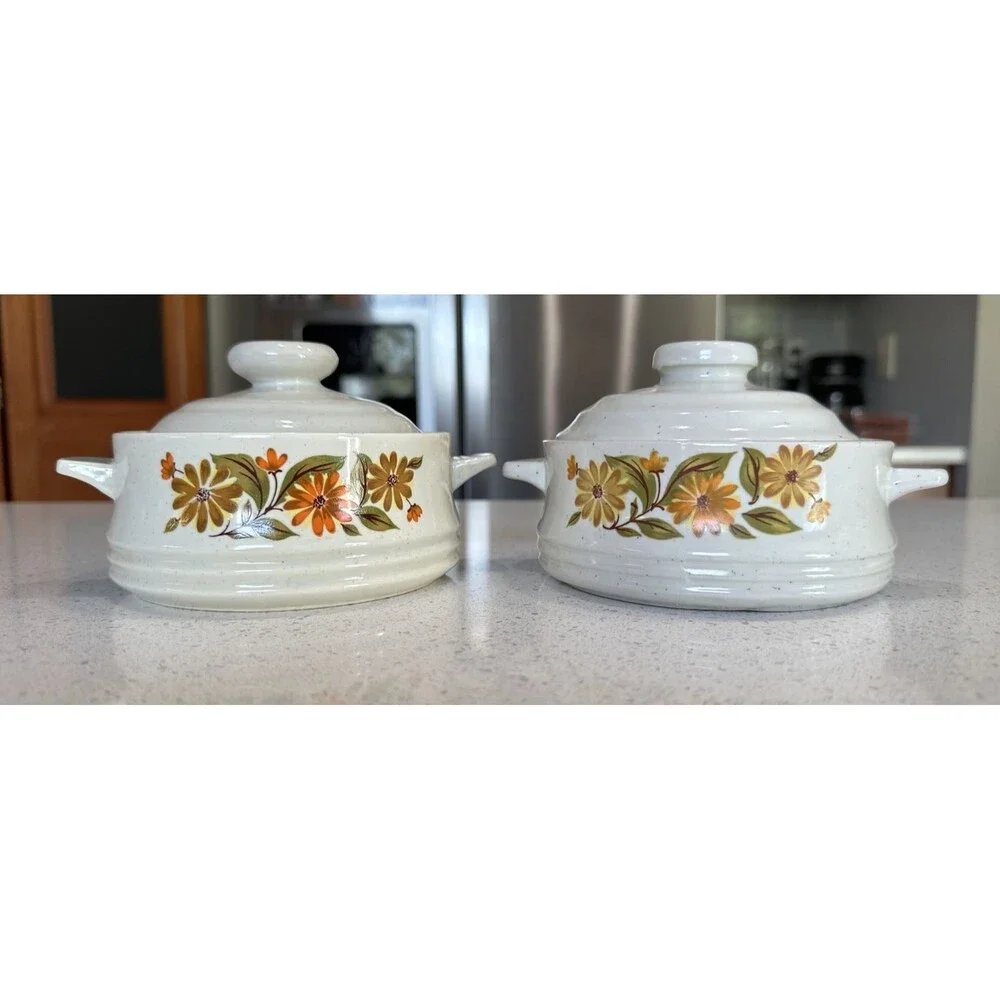 VTG Capri Bake Serve N Store Stoneware Individual Casserole Dishes Lids Set Of 2